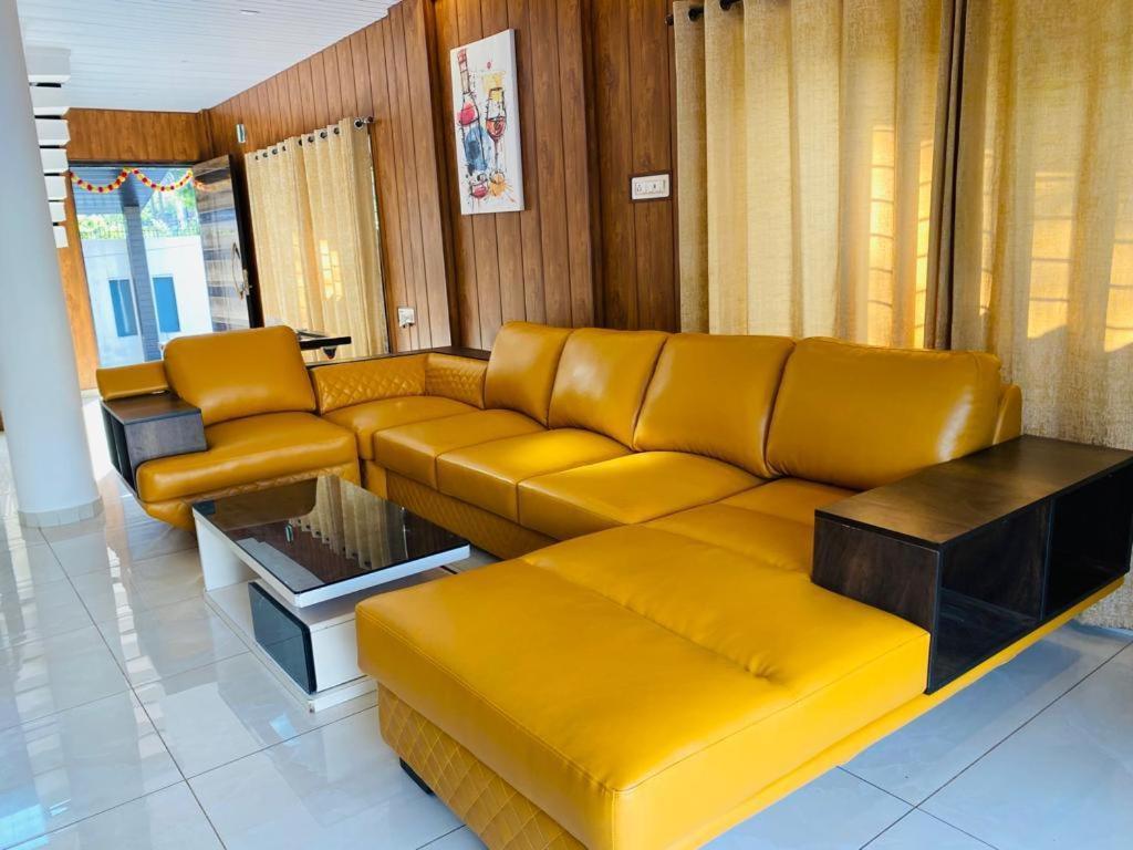 Aqua Villa Luxury Home Stay 로나발라 외부 사진