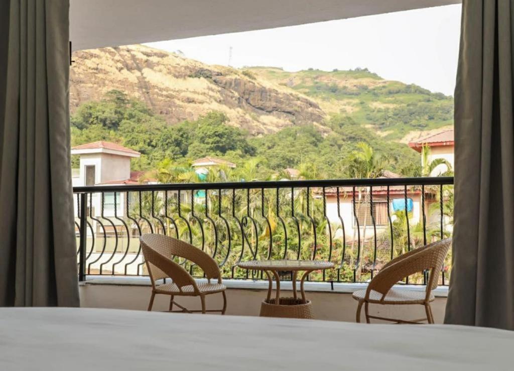 Aqua Villa Luxury Home Stay 로나발라 외부 사진