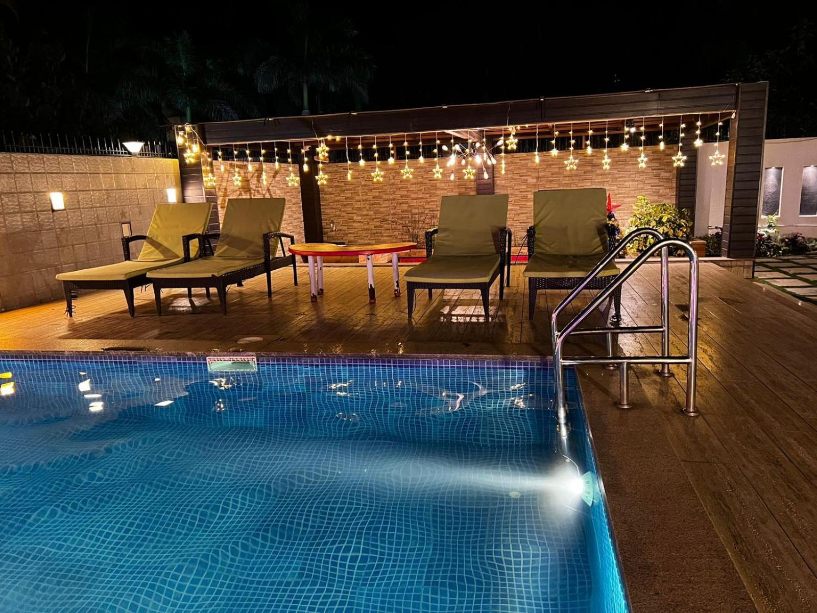 Aqua Villa Luxury Home Stay 로나발라 외부 사진