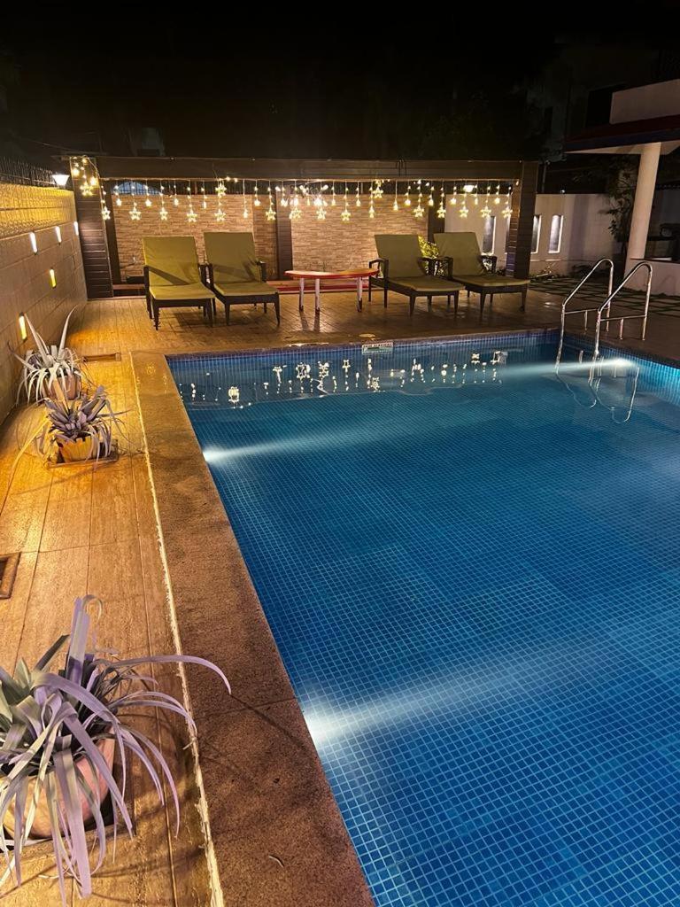 Aqua Villa Luxury Home Stay 로나발라 외부 사진