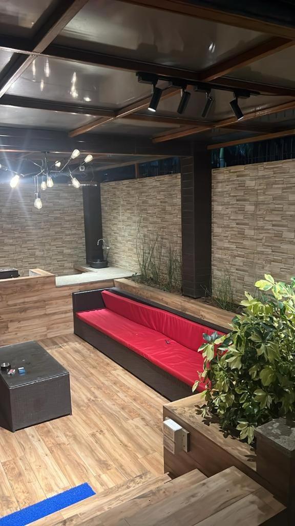 Aqua Villa Luxury Home Stay 로나발라 외부 사진