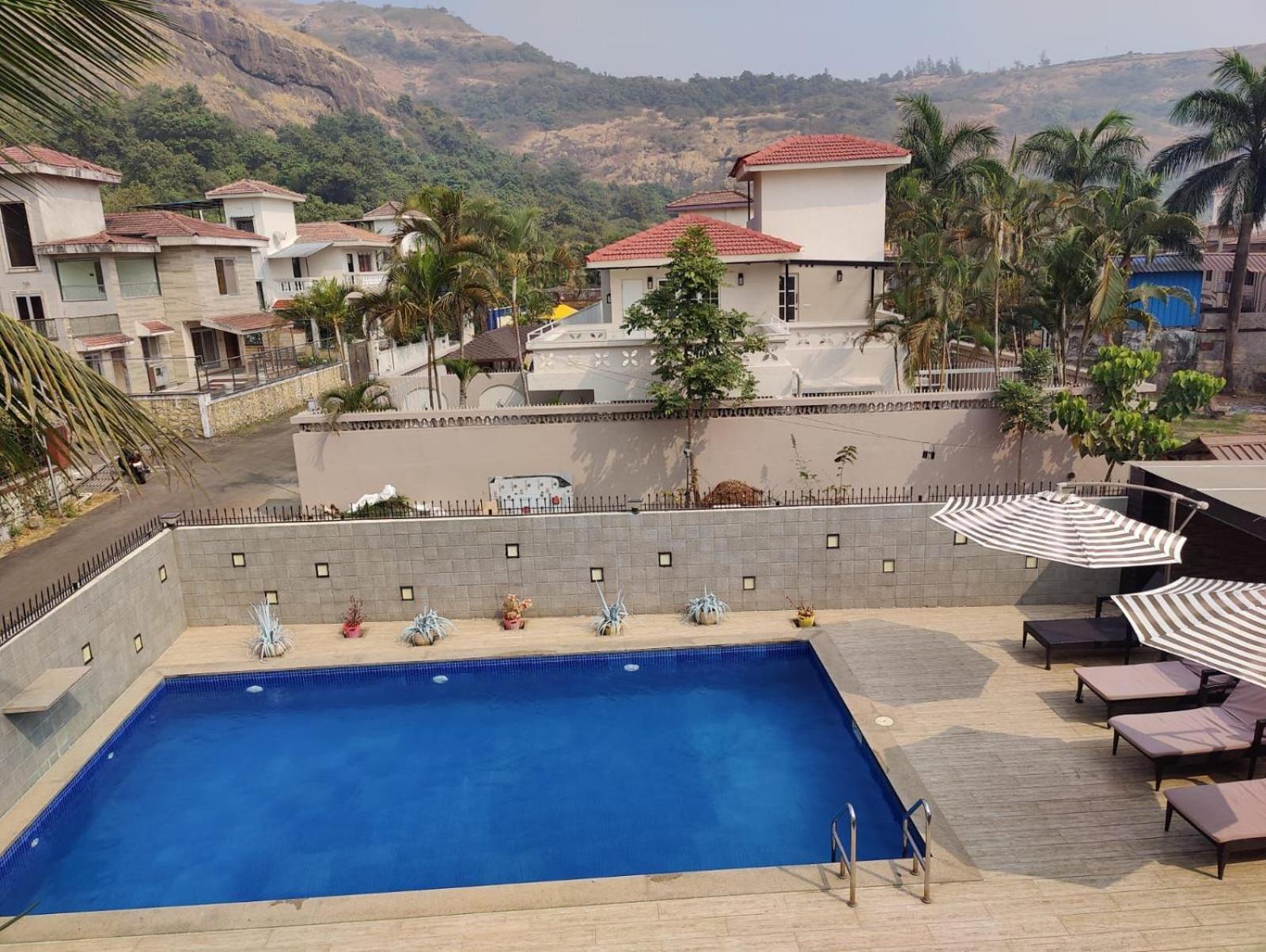 Aqua Villa Luxury Home Stay 로나발라 외부 사진